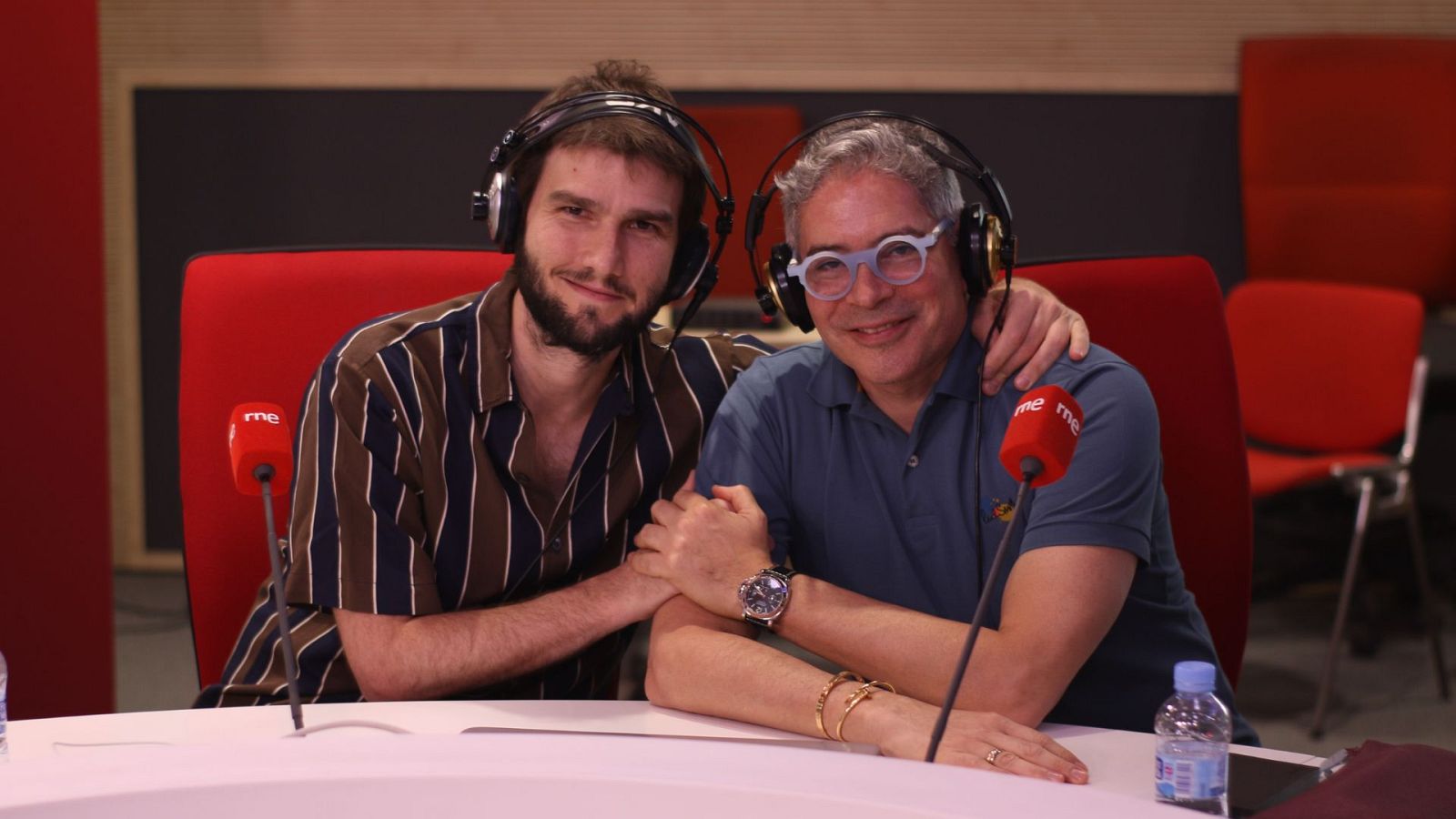 El ojo crítico - El 'Trato de favor' de Lucas Vidal y Boris Izaguirre  - Escuchar ahora