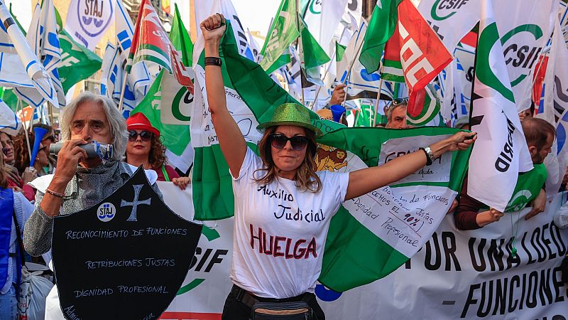 Más cerca - Funcionarios de justicia: "Hay un trato discriminatorio" - Escuchar ahora