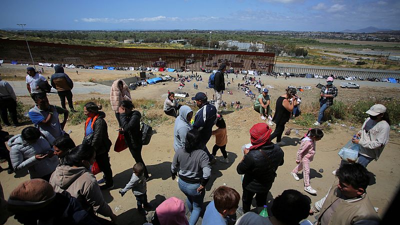 Hora América - Miles de migrantes esperan en la frontera el fin Título 42 - 10/05/23 - escuchar ahora