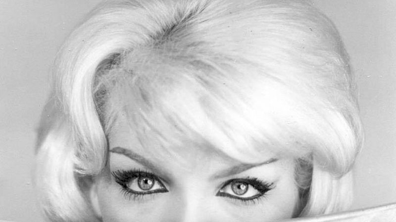 Audios para recordar - Dolly van Doll, la célebre vedete transexual - 16/05/23 - escuchar ahora