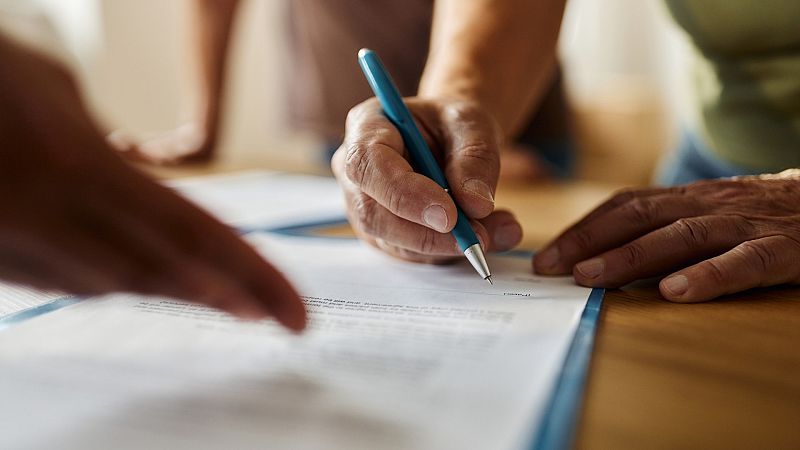 El gallo que no cesa - Pacientes con cáncer piden el derecho al olvido oncológico