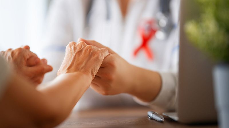 Las Mañanas de RNE - Natalia, superviviente de cáncer: "Cuando uno está enfermo lo que desea es volver a la rutina" - Escuchar ahora