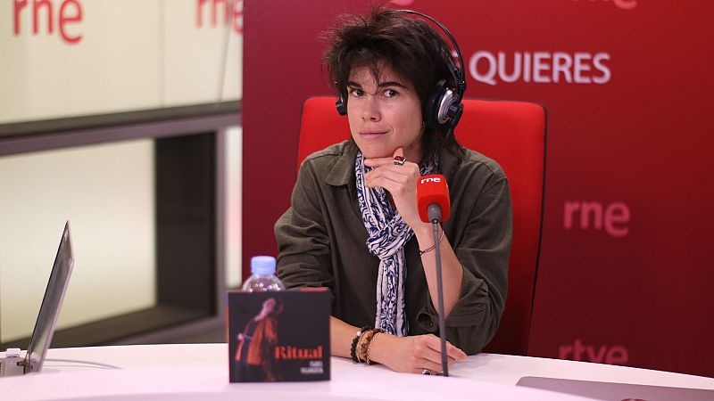 El ojo crítico - El 'Ritual' de Isabel Villanueva, un viaje a los místico - Escuchar ahora