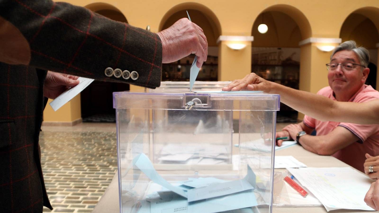 Un 7% més de meses electorals per aquest 28M i gairebé 9.000 agents