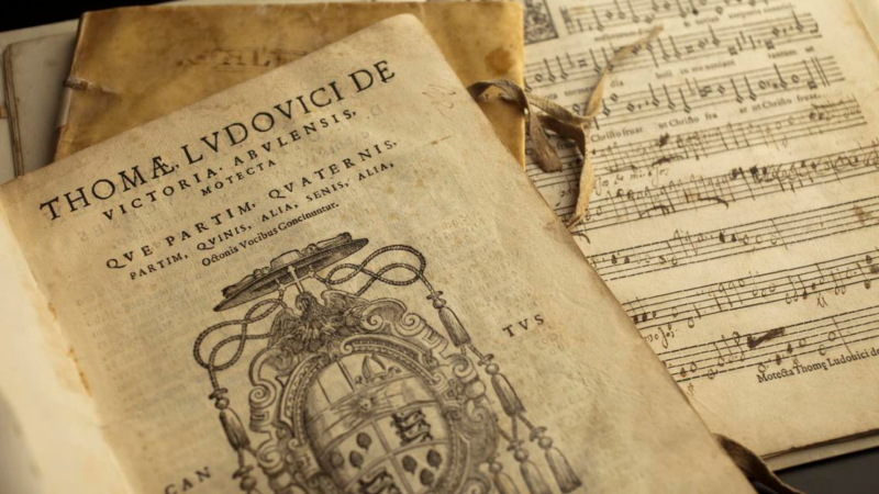 El ojo crítico - Martín Llade y Tomás Luis de Victoria - Escuchar ahora