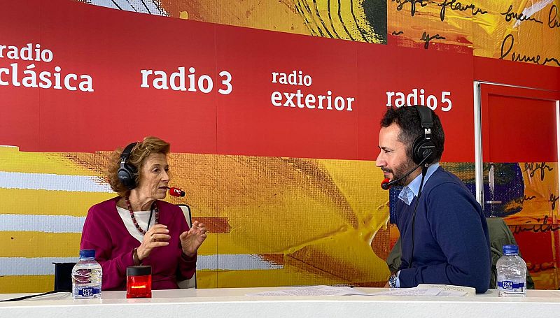 El gallo que no cesa - 'Una historia compartida', el nuevo libro de Julia Navarro - Escuchar ahora