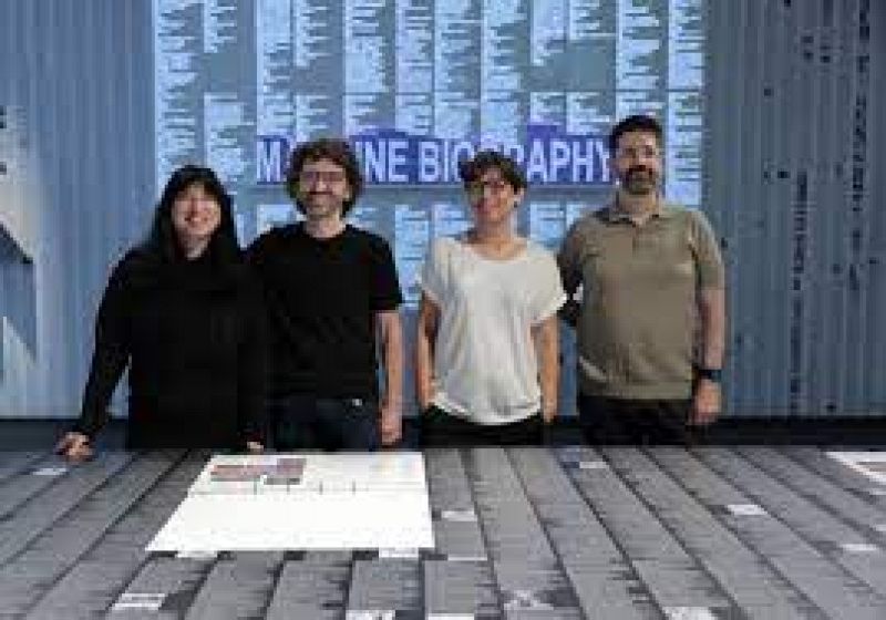 Exposición 'Autretrat o Doble Digital' en La Nau 2/6/2023 - escuchar ahora