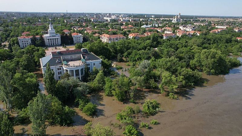 Cinco continentes - Explosión de la presa ucraniana de Kajovka - Escuchar ahora