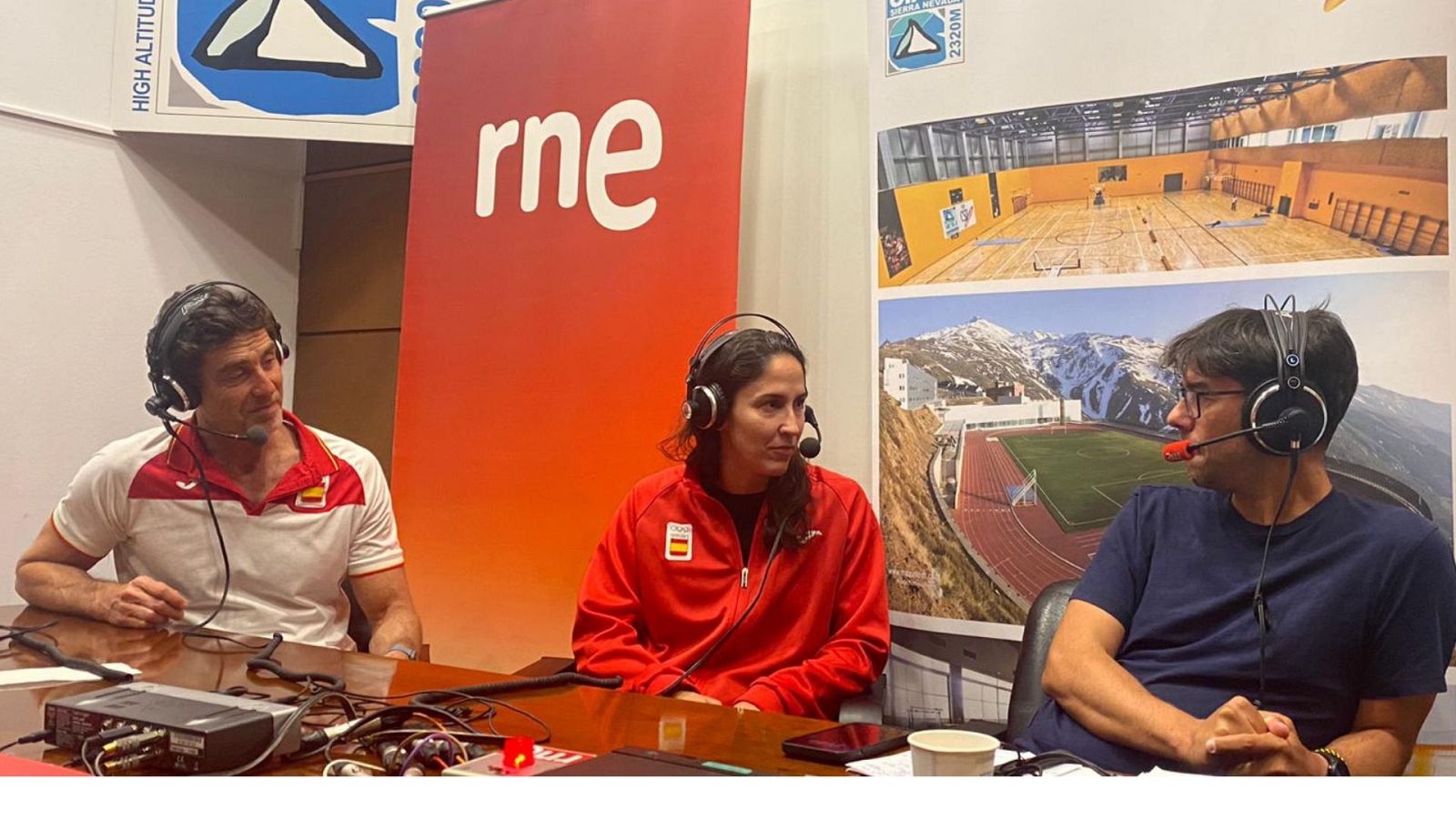 Radiogaceta de los deportes - Miki Oca y Pili Peña, waterpolo en altitud - Escuchar ahora