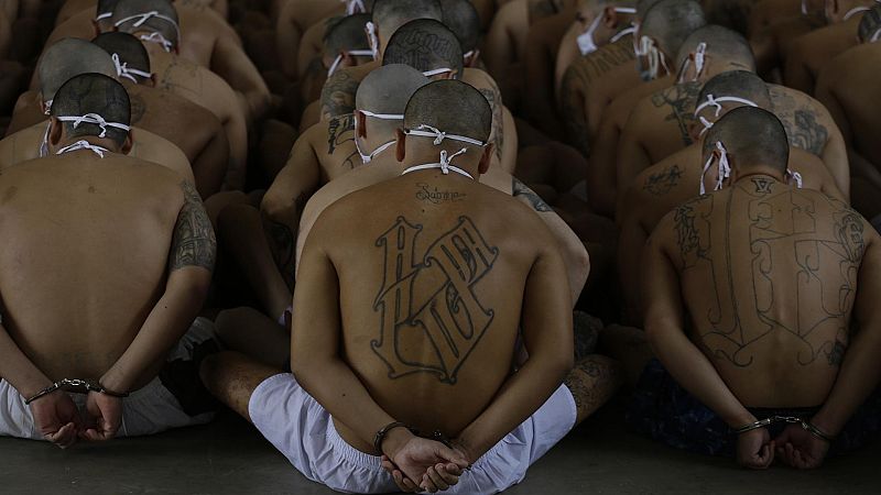 Las mañanas de RNE - La firma I Óscar Martínez: torturas en El Salvador - Escuchar ahora