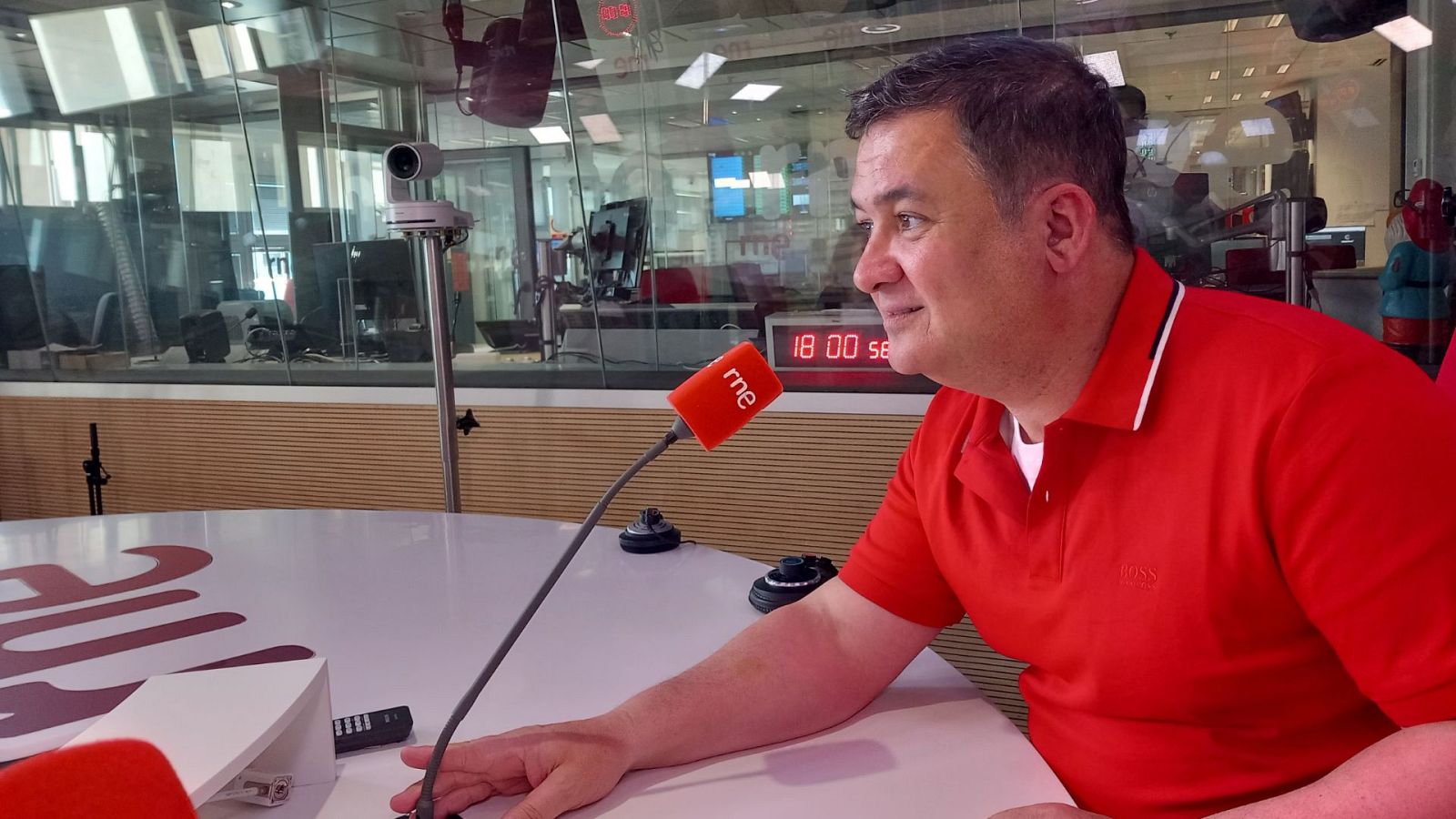 Las tardes de RNE - Secun de la Rosa se moja en 'La piscina de la Barceloneta' - Escuchar ahora