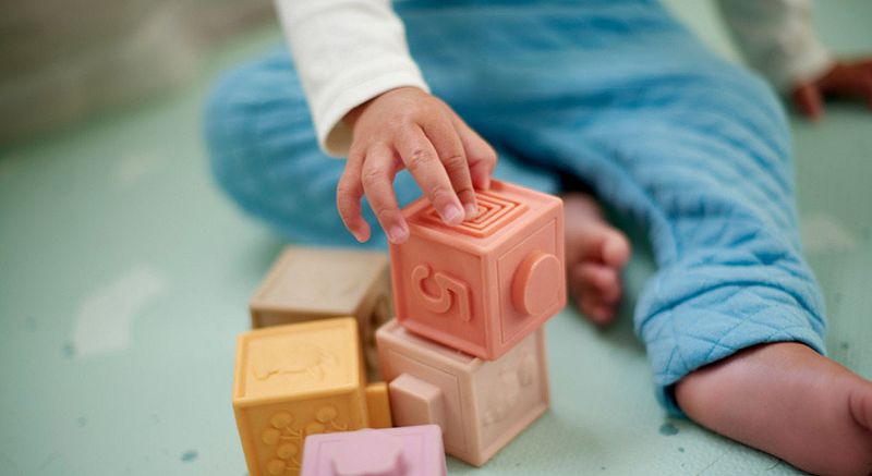 Más cerca - Más de 9.000 niños sin atención temprana en Canarias - Escuchar ahora