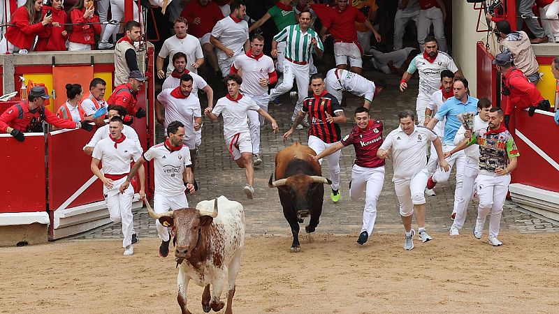 Sanfermines 2023 - Primer encierro de los Sanfermines 2023 - Escuchar ahora