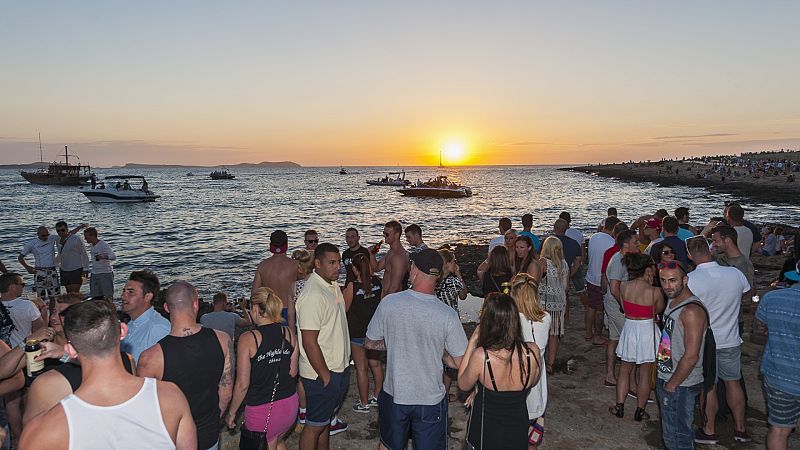 Por tres razones - Dónde observar la última puesta de sol de Europa - Escuchar ahora