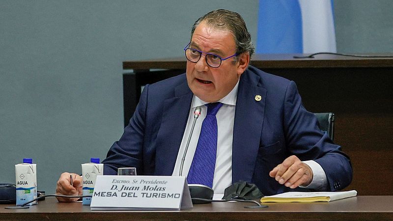 Las Mañanas de RNE - Juan Molas, presidente de la Mesa de Turismo: "Este 2023 puede ser récord, podemos alcanzar entre turismo extranjero y nacional cerca de 260 millones de personas" - Escuchar ahora