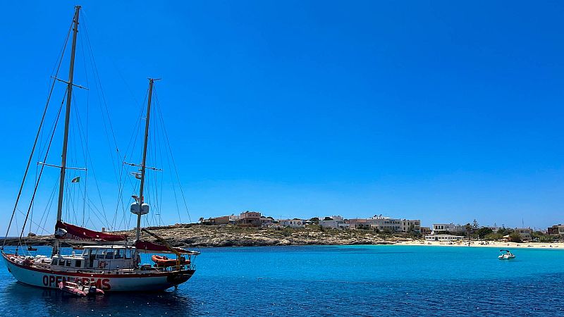 24 horas - Gerard Canals, jefe de Operaciones de Open Arms a bordo del velero Astral: "Son los guardacostas los que piden ayuda a las ONG, no el gobierno italiano" - Escuchar ahora