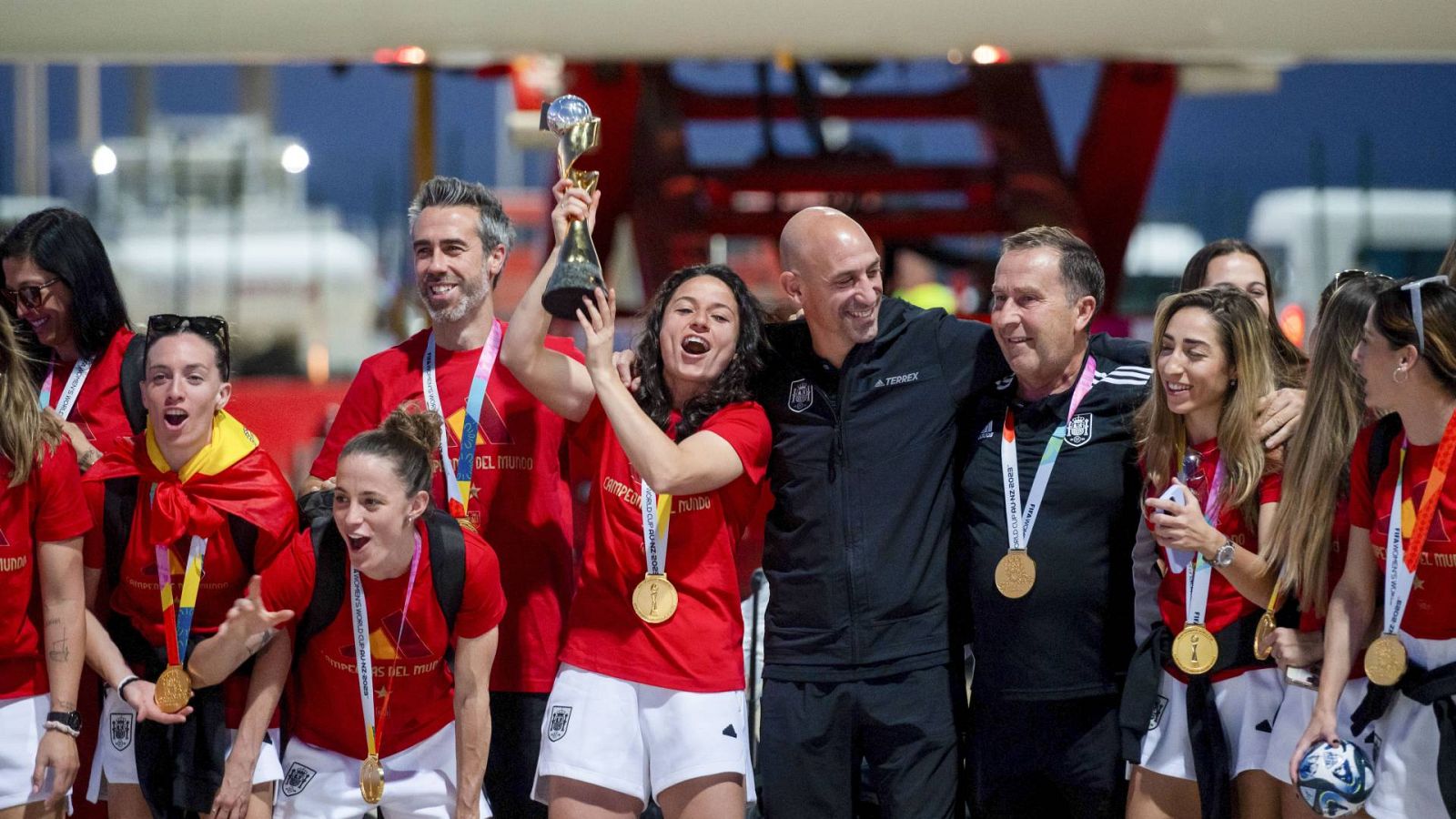 24 horas - Miguel Galán: "El Consejo Superior de Deportes debe destituir a Rubiales" - Escuchar ahora