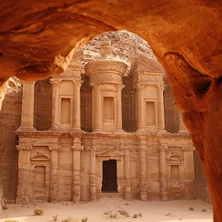 Españoles en Jordania