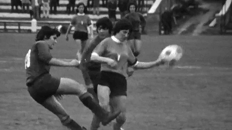 Radiogaceta de los deportes - Ministerio del Tiempo: Las primeras futbolistas rebeldes - Escuchar ahora