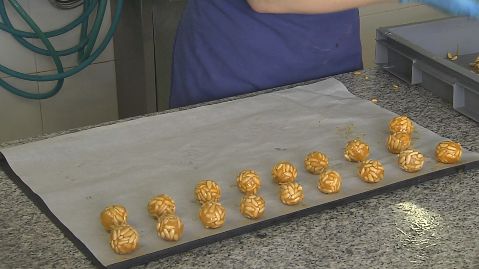 Els panellets continuen sent els preferits per Tots Sants amb la incorporació de nous gustos