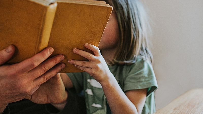 Contando cuentos en Radio 5 - La república de Estafeta - 24/11/23