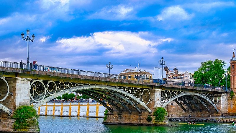 Por tres razones - Las obras musicales que ha inspirado Sevilla - Escuchar ahora