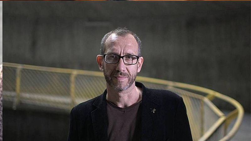 Libros de arena - Ricardo Menéndez Salmón y "Los muebles del mundo"