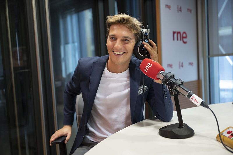 Tercera hora: tertúlia d'actualitat i pastisseria La Colmena