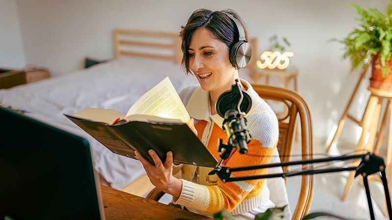 Por tres razones - Booktubers para despertar el interés por la lectura - Escuchar ahora