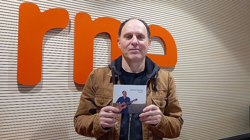 El músico donostiarra Xabi San Sebastián ha publicado recientmente "Betazalak" ("Párpadose", en castellano), su último trabajo discográfico. - Escuchar ahora