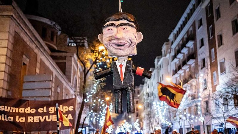 24 horas - El apaleamiento al muñeco con la cara de Sánchez