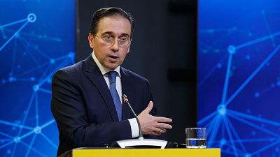 Albares sobre el envío de tropas a Ucrania: "España trabajará con cualquier oportunidad de paz justa y duradera" - Escuchar ahora