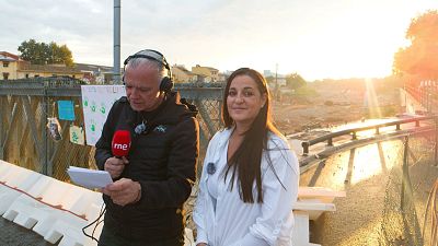 Azucena perdió a sus padres en la dana: "Me han quitado el 50% de mi vida"