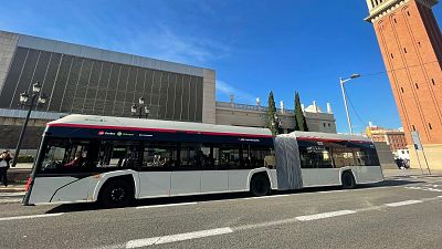 Barcelona posa en marxa el pimer bus articulat d'hidrogen | Maite Boada