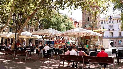 Barcelona tira endavant l'ordenança que regula la taxa de terrasses | Escoltar