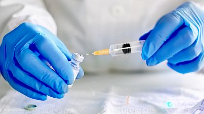 Por tres razones - ¿Qué podemos aprender de otras pandemias? -  Escuchar ahora