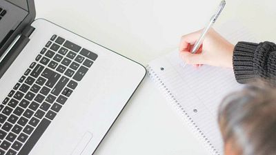 Las mañanas de RNE con Íñigo Alfonso - La brecha digital: el riesgo de quedarse atrás en el colegio por no tener ordenador ni Internet en casa - Escuchar ahora