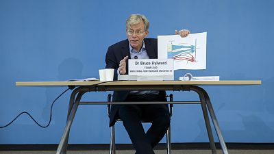 Boletines RNE - La OMS pide calma ante el coronavirus que deja 15 casos en España - Escuchar ahora