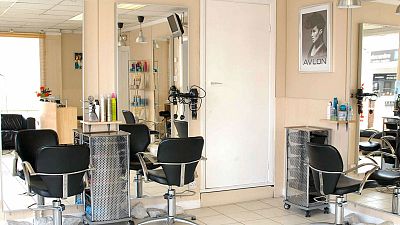 Las mañanas de RNE con Íñigo Alfonso - Las peluquerías dicen que por muchas horas que abran el día tiene 24 horas - Escuchar ahora