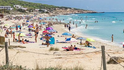 Los habitantes de Formentera ya puden volver a la playa y comer en restaurantes - Escuchar ahora