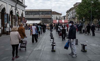 Boletines RNE - Bruselas pide prudencia ante la desescalada: "Esto no va a acabar pronto" - Escuchar ahora