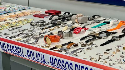 Desarticulat un grup criminal especialitzat en robatoris a cases | Escoltar