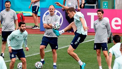 Las mañanas de RNE con Íñigo Alfonso - España, arropada por la afición, favorita para ganar a Suiza - Escuchar ahora