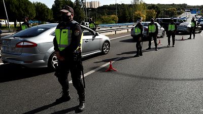 Las Mañanas de RNE con Íñigo Alfonso - El catedrático Ruiz Robledo defiende que el estado de alarma es la herramienta legal adecuada para confinar perimetralmente Madrid - Escuchar ahora