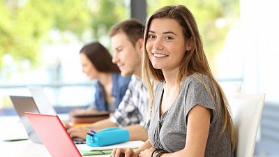 Factors que influencien les dones a triar graus universitaris | Escoltar