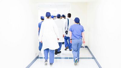 Falten 20.000 infermeres per a igualar la ràtio europea