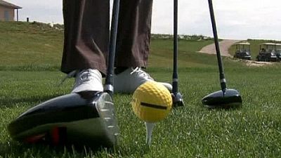 Fer golf podria ser beneficiós per als pacients amb Parkinson | Escoltar