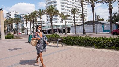 Boletines RNE - El gobierno de Baleares confinará un nuevo barrio de Palma y el casco histórico de Ibiza - Escuchar ahora