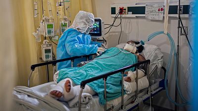 A golpe de bit - Las Matemáticas pueden adelantarse a los efectos del COVID-19 en cada paciente - 21/07/20 - escuchar ahora