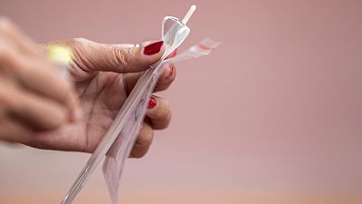 14 horas - El ICOMEM pone en duda las cifras de Madrid: "Si el número de casos asintomáticos es tan bajo, puede ser porque no se están haciendo detecciones de los contactos" - Escuchar ahora